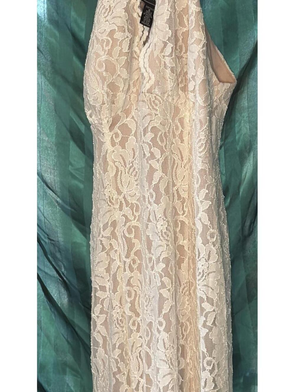 NW Nightway Size 6 White Lace Full-Length Gown
